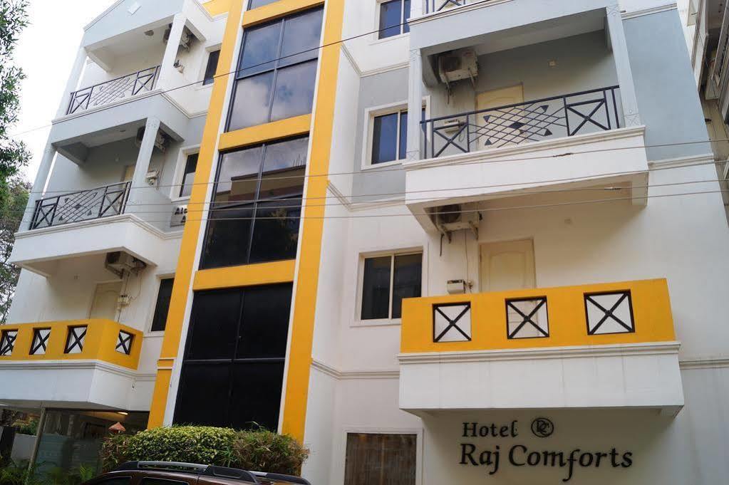 Hotel Raj Comforts -Golf View บังกาลอร์ ภายนอก รูปภาพ