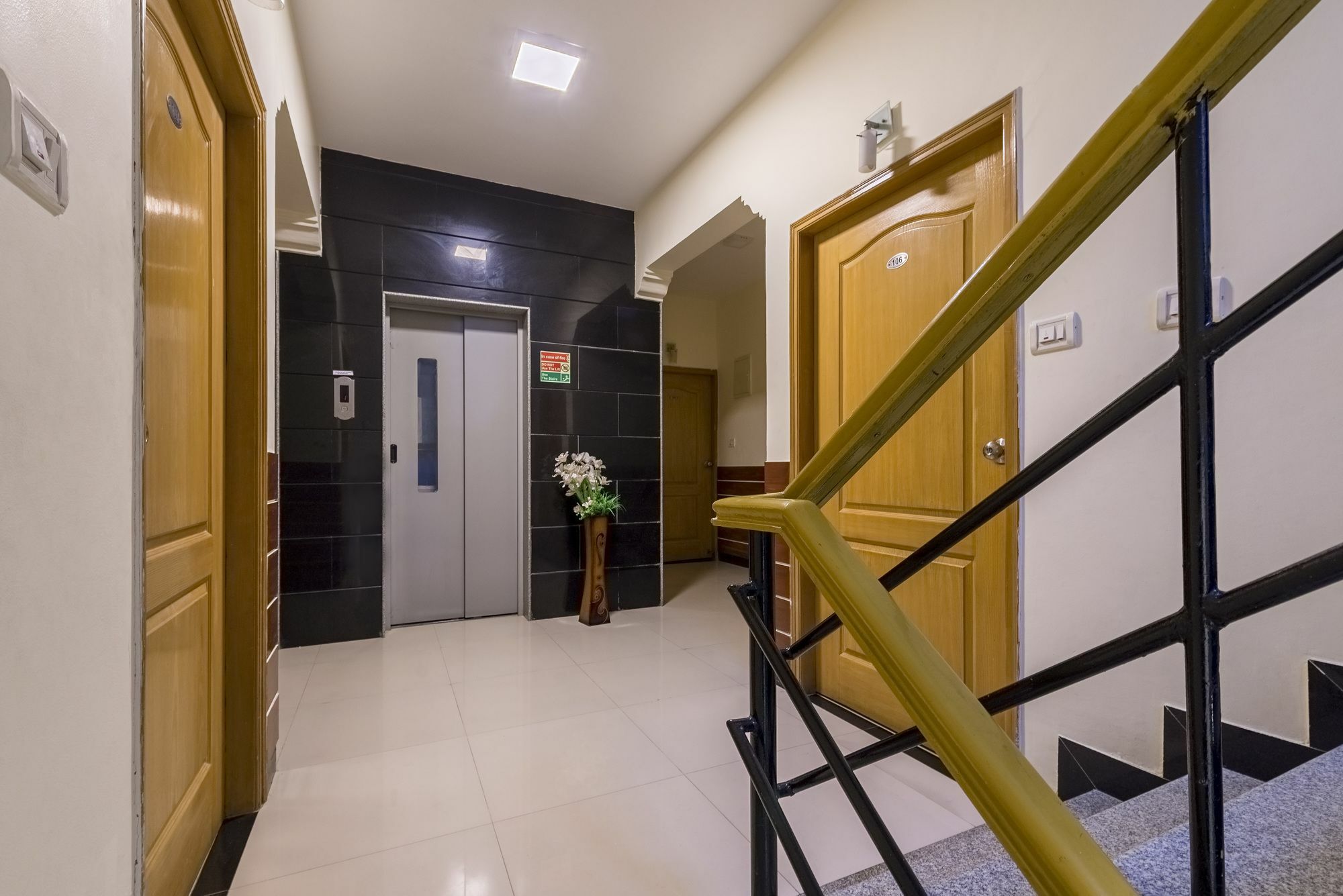 Hotel Raj Comforts -Golf View บังกาลอร์ ภายนอก รูปภาพ