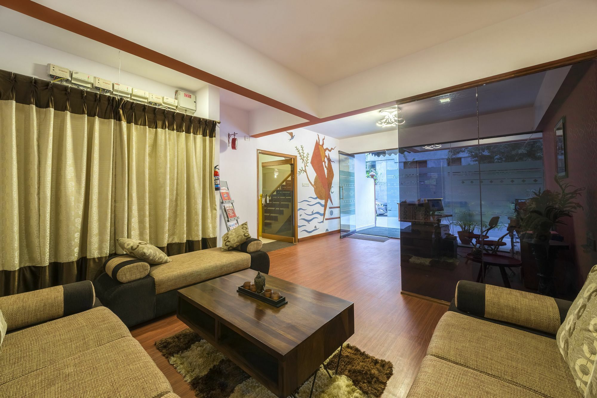 Hotel Raj Comforts -Golf View บังกาลอร์ ภายนอก รูปภาพ