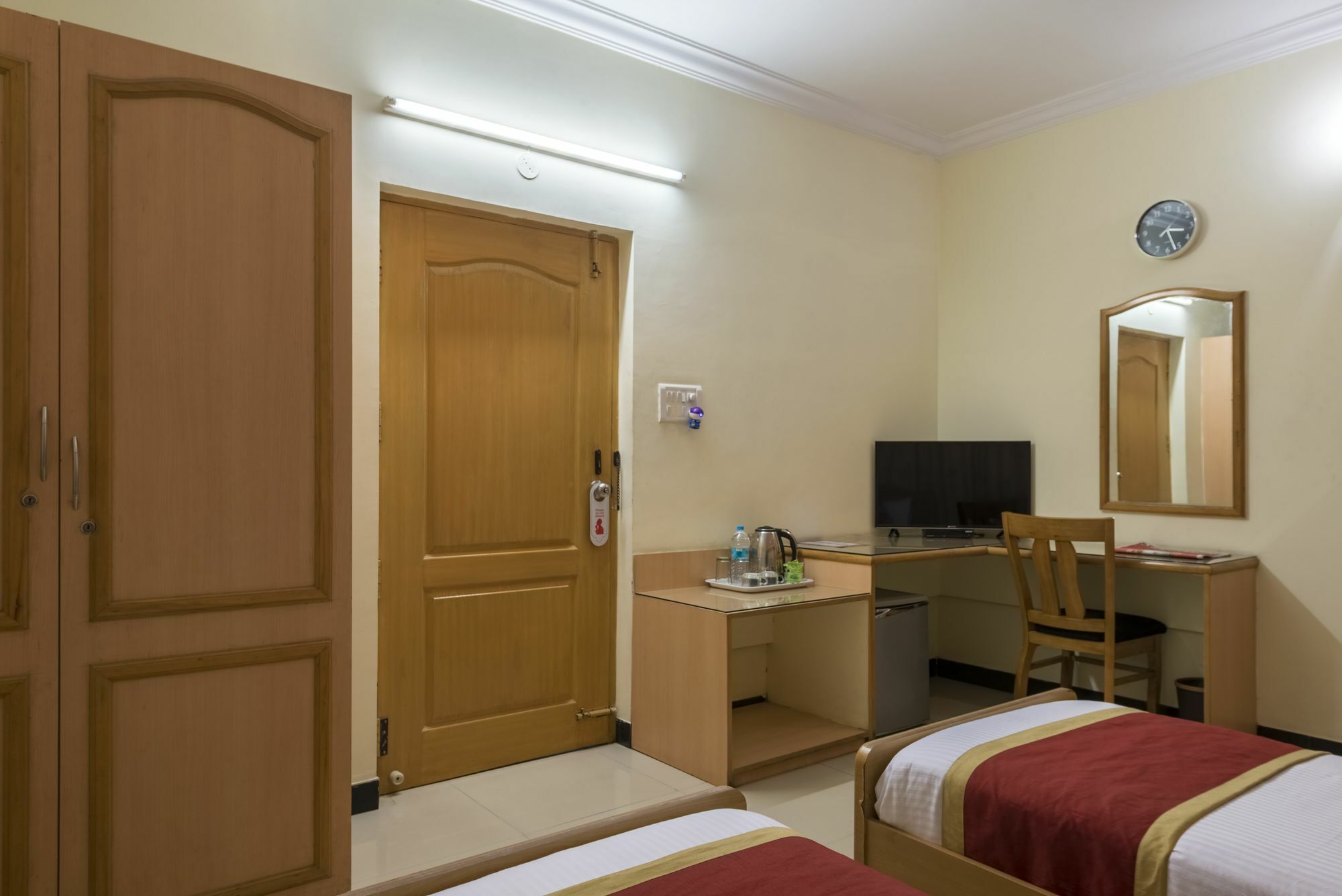 Hotel Raj Comforts -Golf View บังกาลอร์ ภายนอก รูปภาพ